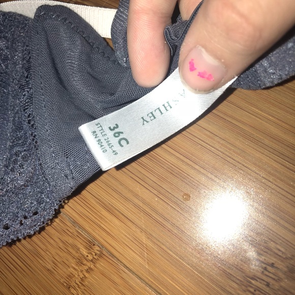 Bras - Picture 2 of 3